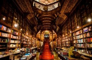 فروشگاه «لیوراریا لِلو» (Livraria Lello) 